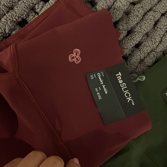 Brand new Aritzia leggings - Picture 2 of 3